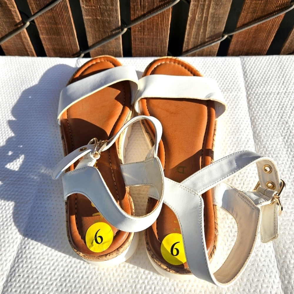 New Unisa Sandals Women's Size 9 - Picture 10 of 16